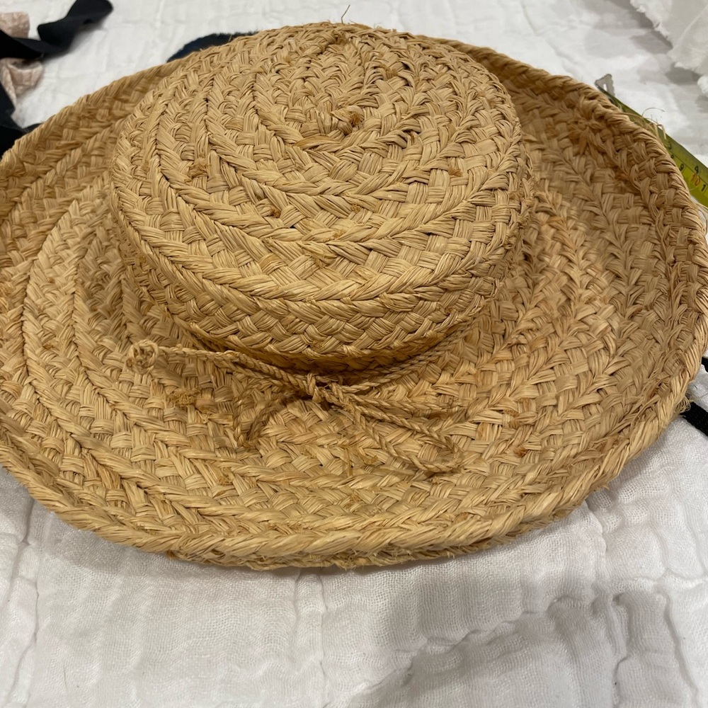 Helen Kaminsky vintage rafia hat, excellent condition, 2 ribbons- black&navy